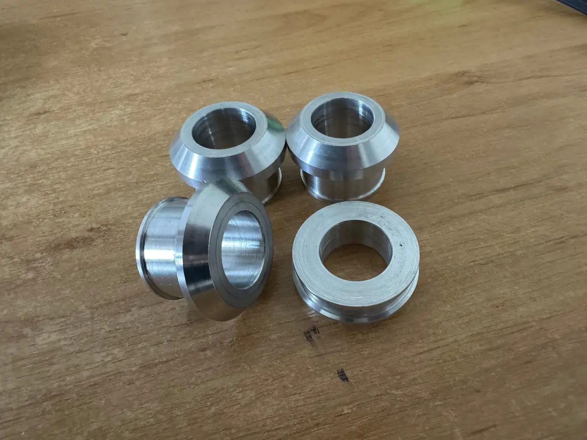 Triumph Daytona 675/R & Street Triple 675/R & Street Triple 765R/S/Rs 2006> Trs Captive Race Wheels Spacers 1